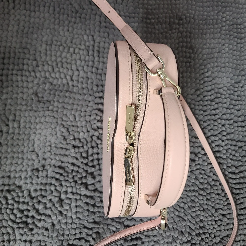 Like New - Kate Spade Heart Crossbody Bag 💕 - Picture 6 of 15